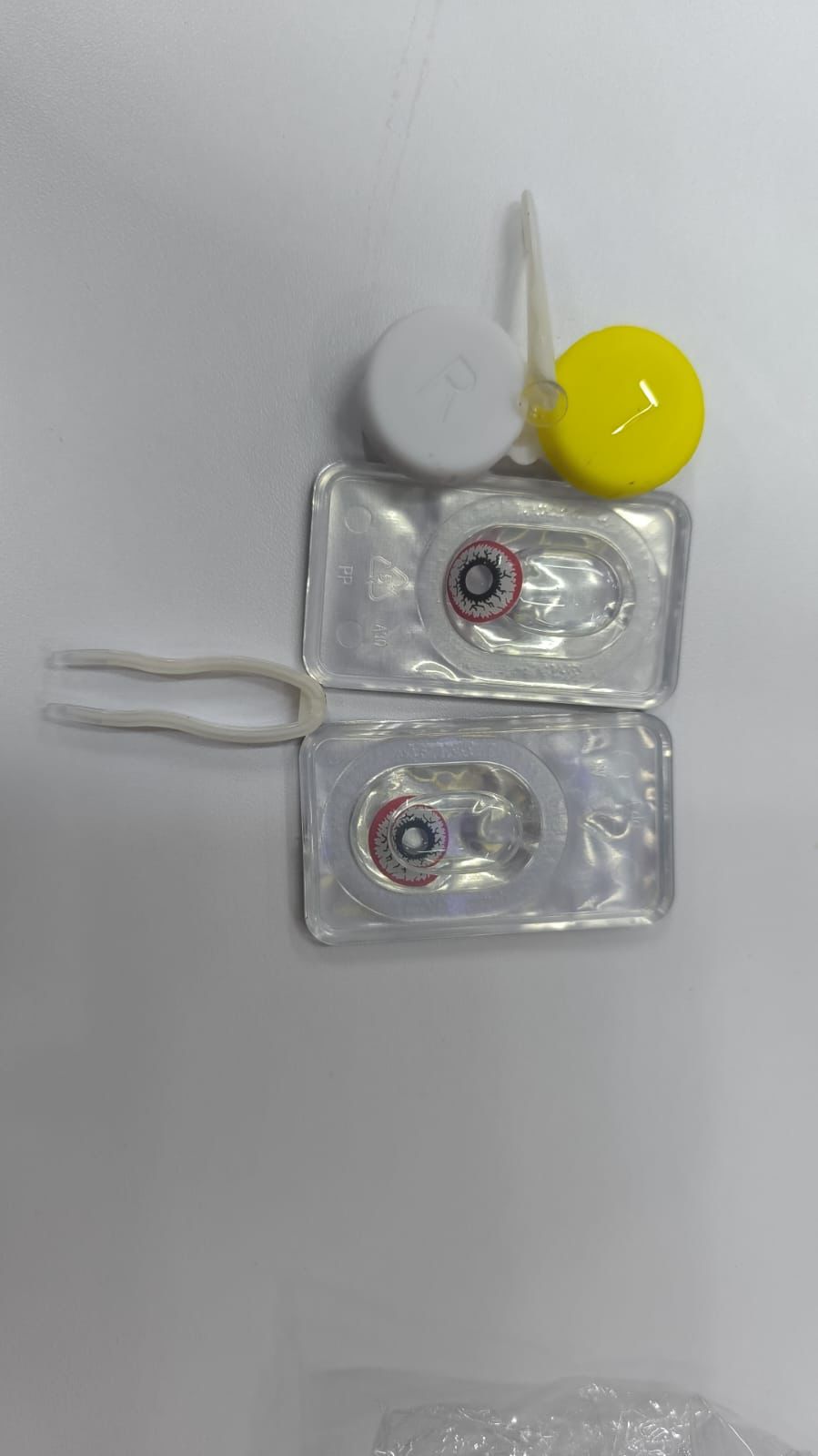 LENTES DE CONTACTO  CON PROTECTOR